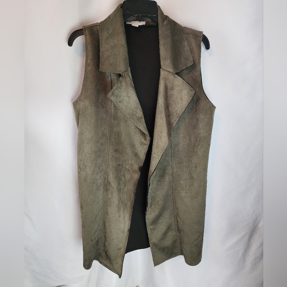 ❤️ 3/$25 Favlux Faux Green Vest
